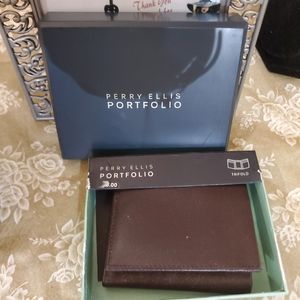 SALE PERRY ELLIS LEATHER TRIFOLD WALLET